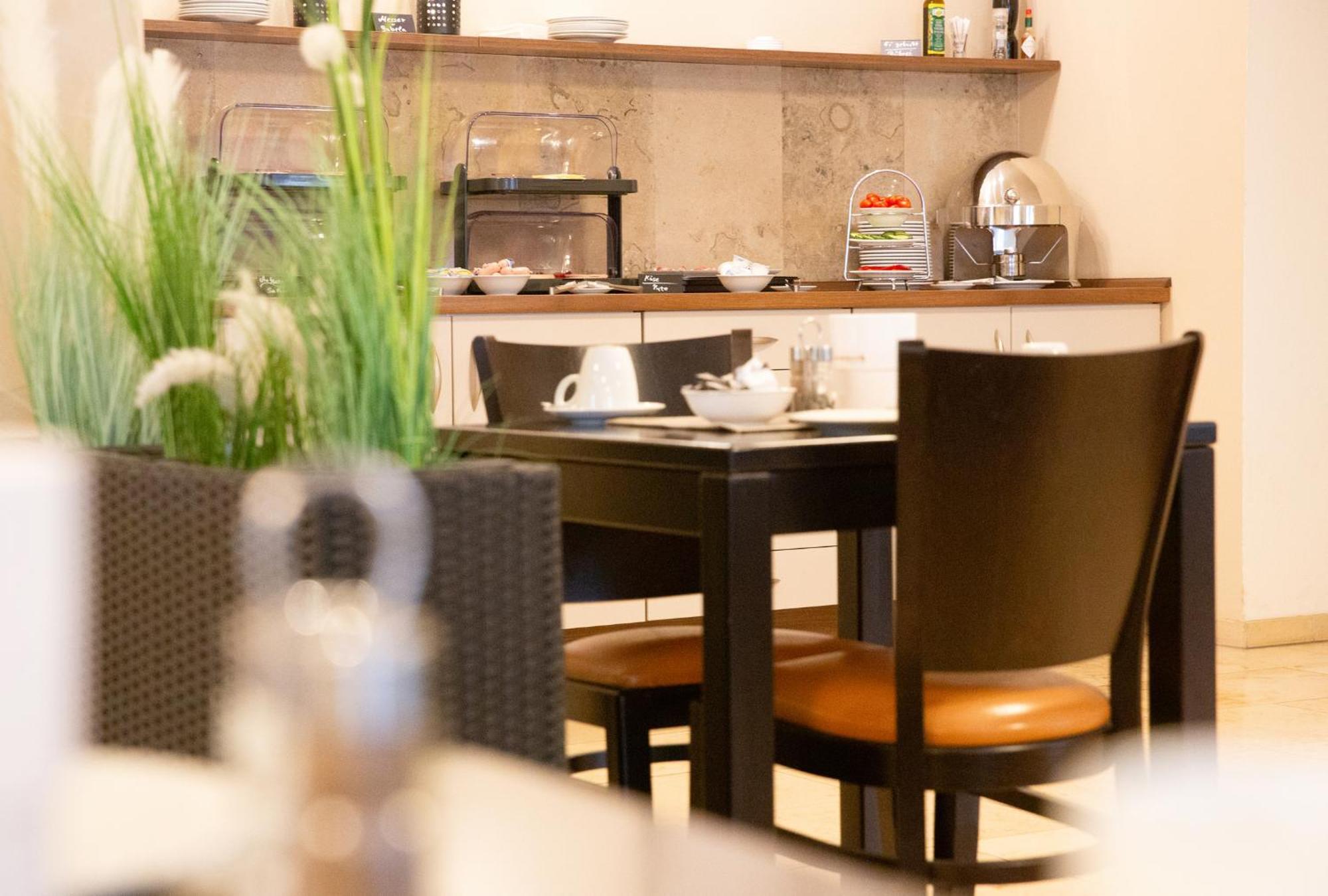 אינגולשטאט Auwald Hotel מראה חיצוני תמונה