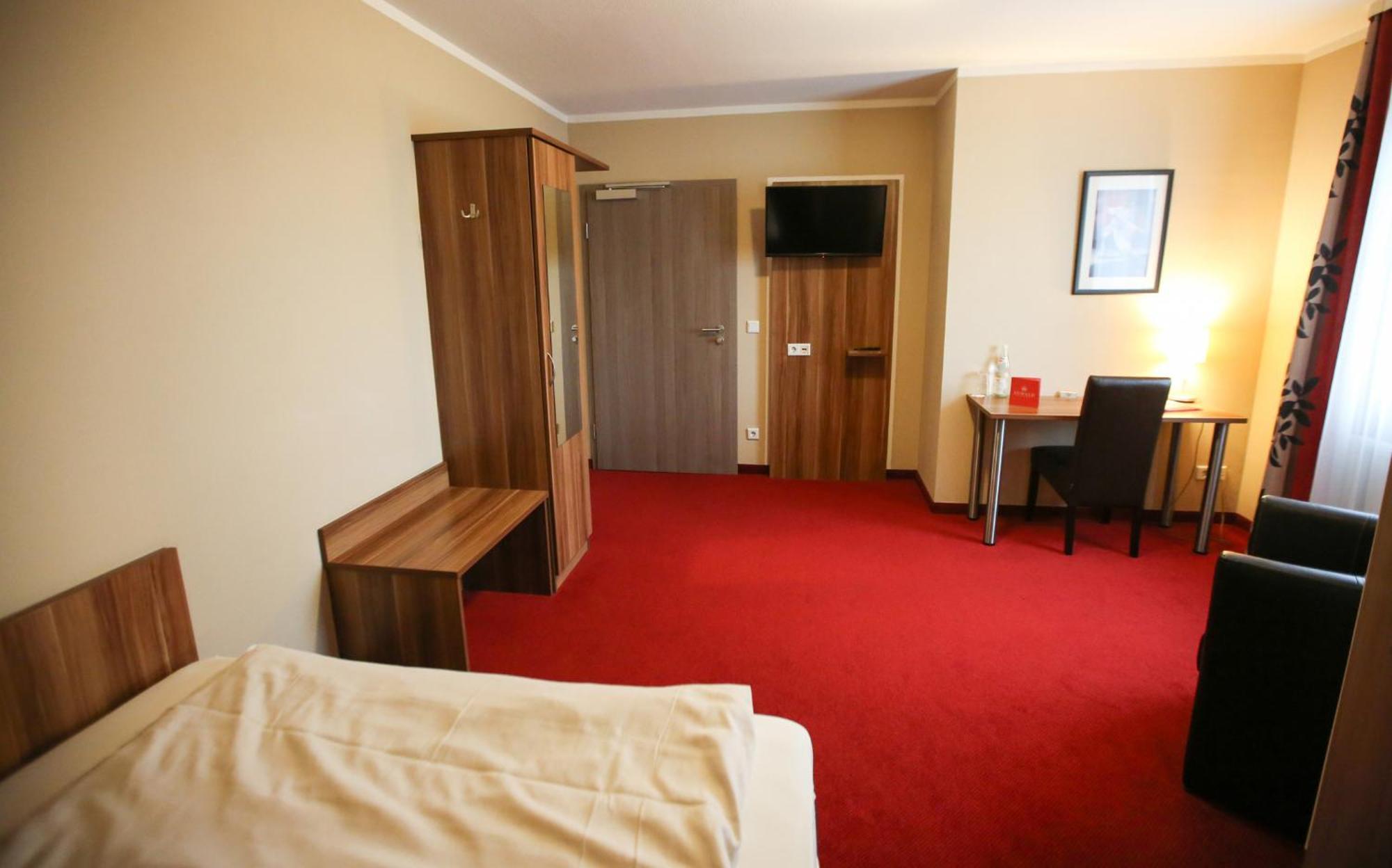 אינגולשטאט Auwald Hotel מראה חיצוני תמונה